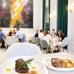 Orion Palace Boutique Hotel *