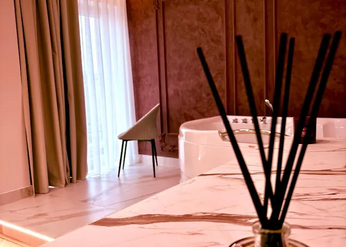 Orion Palace Boutique Hotel *