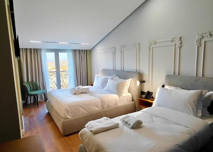 Orion Palace Boutique Hotel *