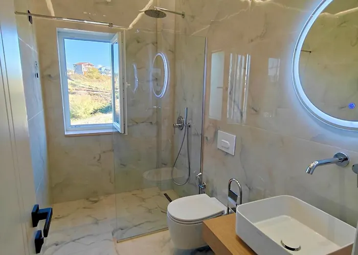 Orion Palace Boutique *